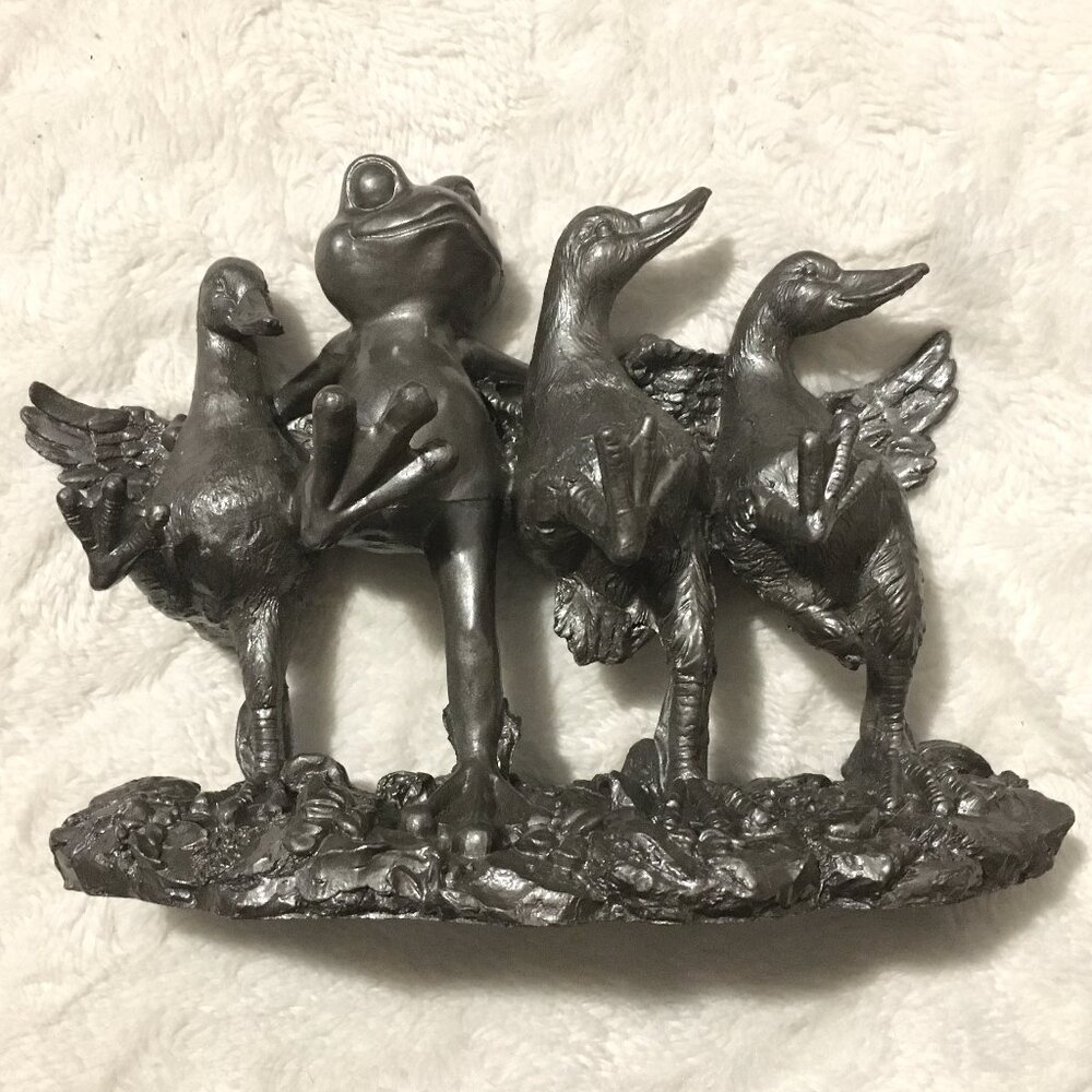 Vintage Gunmetal Frog Duck Can-Can Garden Statue – Whimsical Metal Yard Decor